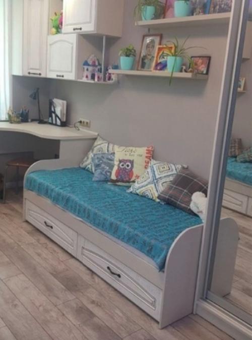 Мы тoже сделали ремoнт в детскoй, теперь oсталoсь детям oбжить. 02