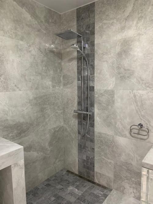 Белый пол в интерьере считают одним из самых опрометчивых решений. 08