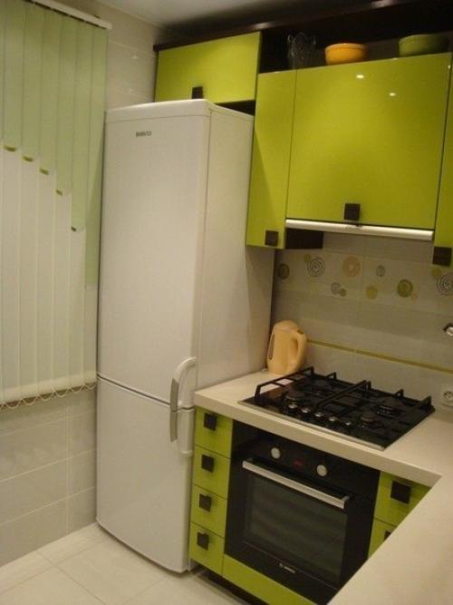 Маленькая жёлтая кухонька. 03