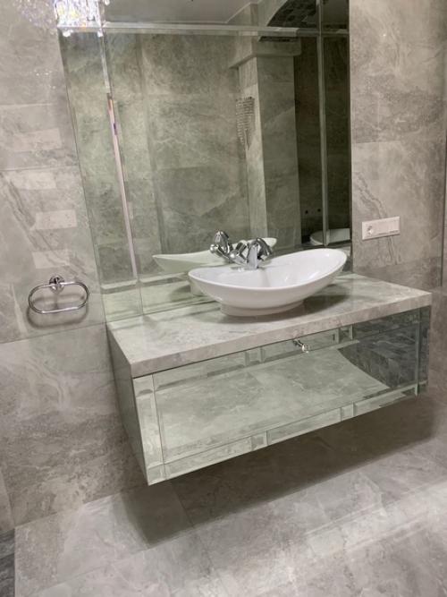 Белый пол в интерьере считают одним из самых опрометчивых решений. 07