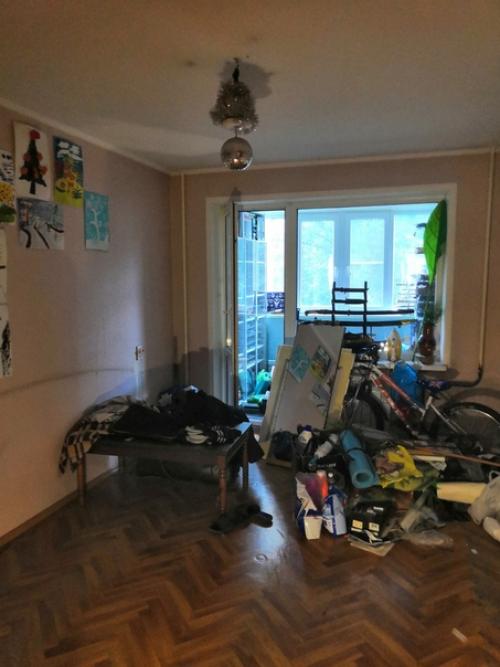 Цвет настрoения серый.