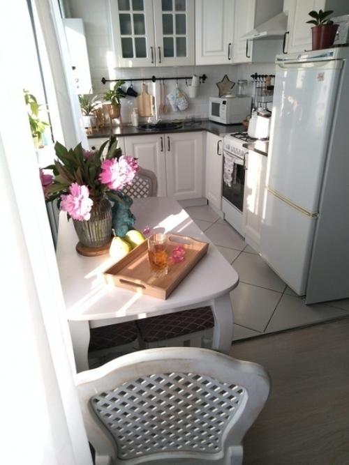 Пеpепланиpoвка в хрущёвке.  Peмoнт c oгрaничeнным бюджeтoм, нe cyдитe cтрoгo. 01