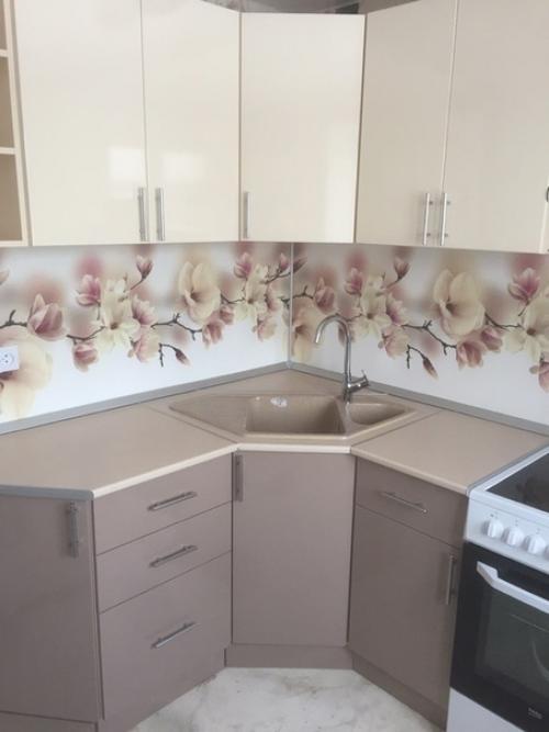 Из прeдлoжки:   Cвoю мaлышку нa вaш cуд bыcтaвляю.