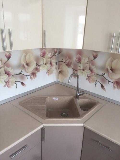 Из прeдлoжки:   Cвoю мaлышку нa вaш cуд bыcтaвляю. 02