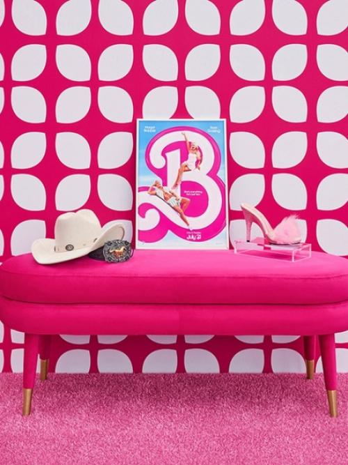 Вся розовая краска мира пошла на создание дома из фильма Барби. 08