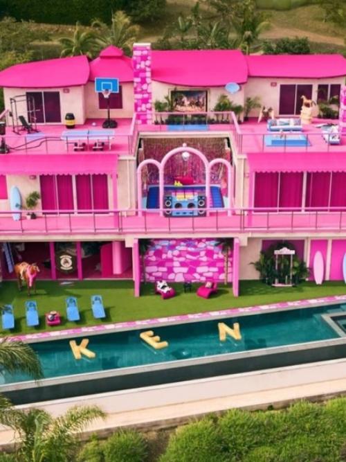 Вся розовая краска мира пошла на создание дома из фильма Барби. 01