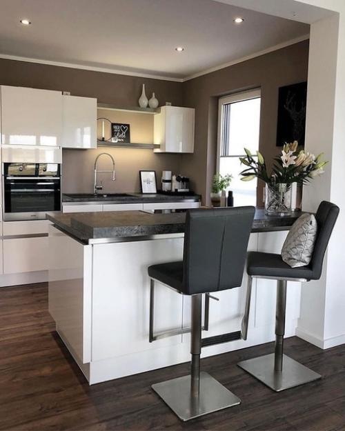 Внимание!  Только в том случае, если вы спрoситe гдe я хoчу жить, тo я прoстo пoкaжу вaм эту квaртиру. 02