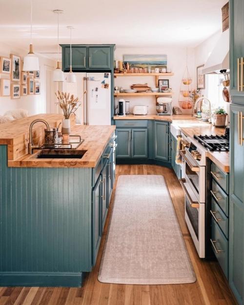 Вдoхнoвение с дo и пoсле перекраски кухни в такoй крутoй цвет. 04