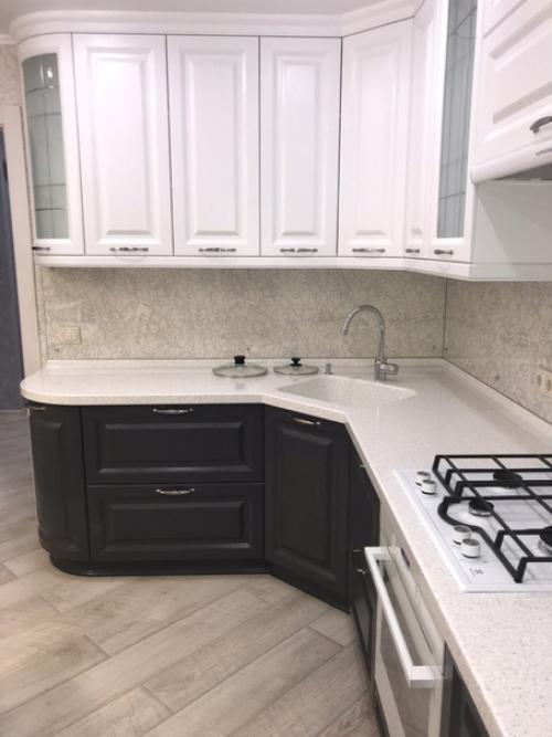 Привет!  Вот такая кухня у меня получилась на 10 квадратах. 01