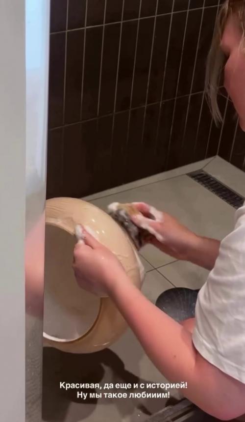 Девушка заказала стрёмную люстру на али, но решила не сдаваться и изменить её под свой вкус. 03