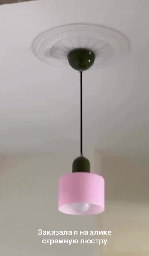 Девушка заказала стрёмную люстру на али, но решила не сдаваться и изменить её под свой вкус.