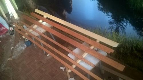 Подоконник с газоном, деревянное обрамление окна и экран на батарею из бамбука своими руками. 01