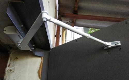 Установка доводчика на пластиковую дверь своими руками. Монтаж 06