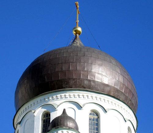 Арочные крыши из профнастила. Арочная крыша для дома 04