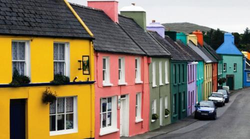 Яркие фасады домов. Цвета фасадов – выбор цветовых решений и правила гармоничного сочетания с дизайном дома