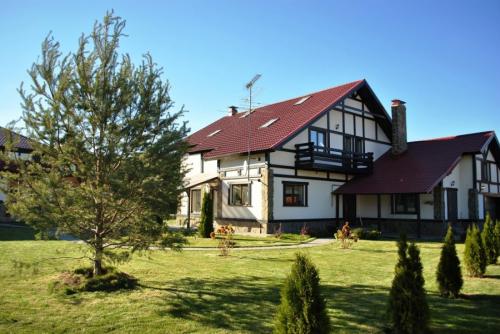 Яркие фасады домов. Цвета фасадов – выбор цветовых решений и правила гармоничного сочетания с дизайном дома