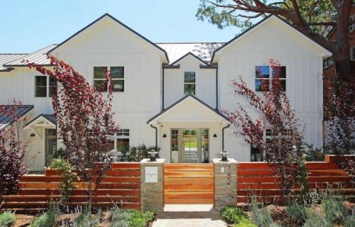 Яркие фасады домов. Цвета фасадов – выбор цветовых решений и правила гармоничного сочетания с дизайном дома