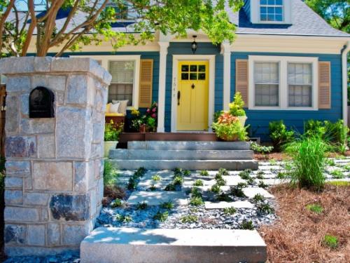 Цвет фасада дома с коричневой крышей. Сочетания