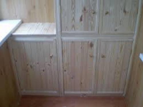 Шкаф в нише своими руками из вагонки. Как сделать шкаф на балкон из вагонки: подробная инструкция