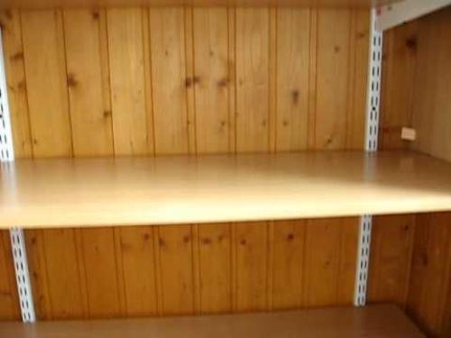 Шкаф в нише своими руками из вагонки. Как сделать шкаф на балкон из вагонки: подробная инструкция