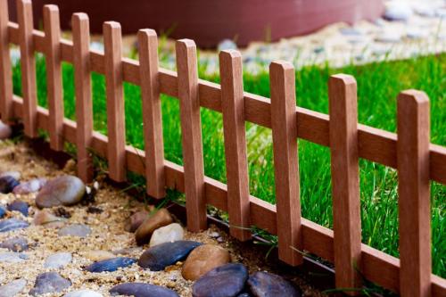 Как сделать бордюр для клумбы из кирпича. Разновидности ограждений