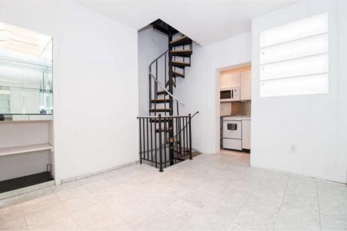 Как построить на даче второй этаж. Переобустройство комнаты на втором этаже в дачном доме 19