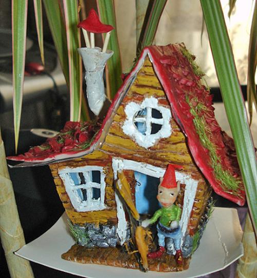 Домики для гномиков своими руками. Домик для гнома из пластика