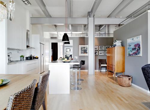 Балки в интерьере гостиной. Декоративные балки в интерьере. Потолочный интерьер квартиры