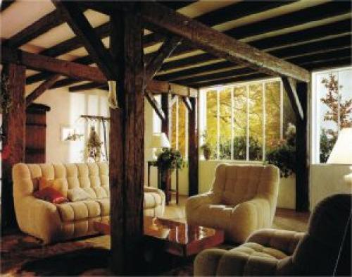 Вертикальные балки в интерьере. Потолочные фальш-балки: декор и особенности установки