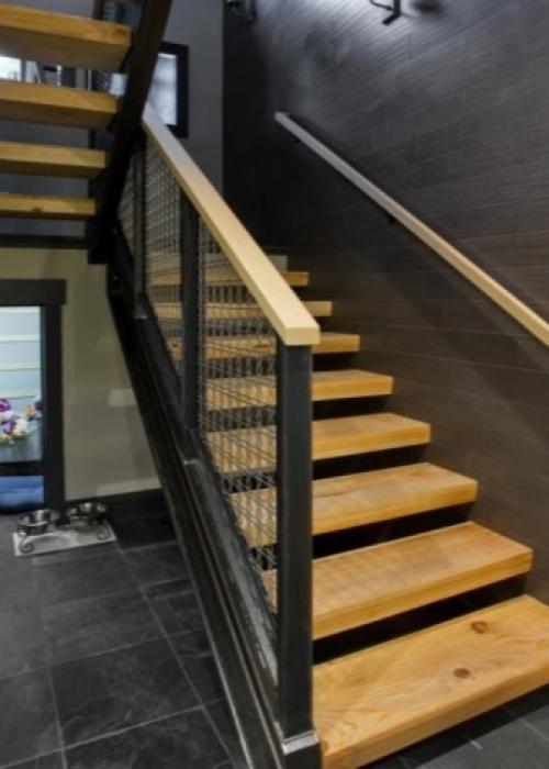 Металлическая лестница для крыльца своими руками. Особенности изделия 03