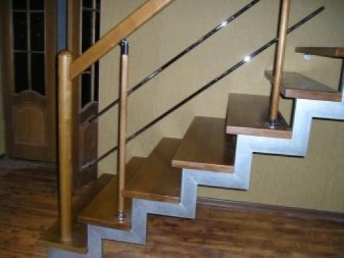 Металлическая лестница для крыльца своими руками. Особенности изделия 02