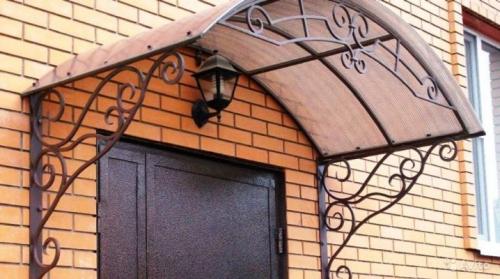 Козырёк над крыльцом из металла. Как изготовить металлический козырек над крыльцом?