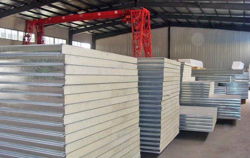 Каркасный дом из сэндвич панелей. Недостатки данного материала