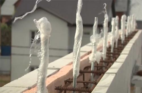 Установка шпилек под мауэрлат. Первый способ – установка шпилек