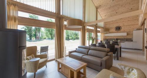 Внутренняя отделка деревянных домов и коттеджей. Отделка стен в доме: обзор лучших материалов и технологий. 90 фото вариантов дизайна стен в частном доме