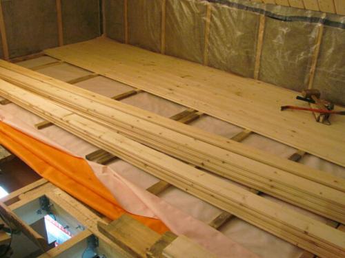 Перекрытие второго этажа по деревянным балкам. Устройство балок