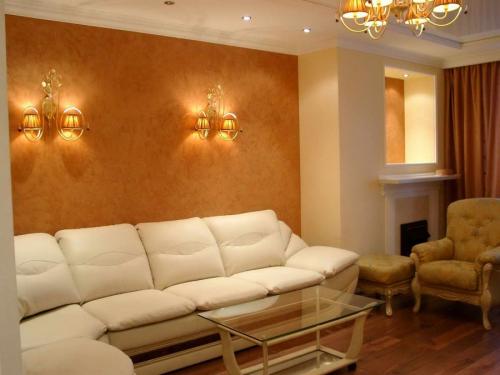 Внутренняя отделка деревянных домов и коттеджей. Отделка стен в доме: обзор лучших материалов и технологий. 90 фото вариантов дизайна стен в частном доме