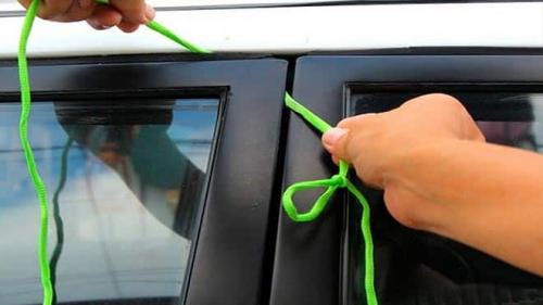 Заклинило замок двери в машине. Все способы открытия двери машины без ключа