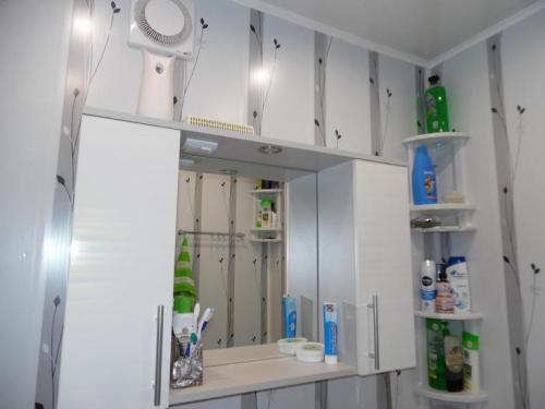 Санузел в хрущевке раздельный. Маленькая ванная комната в хрущевке — секреты большого дизайна 08 Санузел в хрущевке раздельный. Маленькая ванная комната в хрущевке — секреты большого дизайна 08