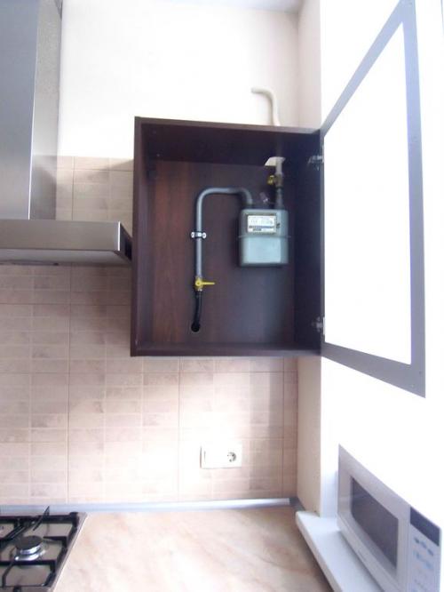 Газовый шланг под плинтус. Почему нельзя прятать газовый шланг под штукатуркой и плиткой на кухне