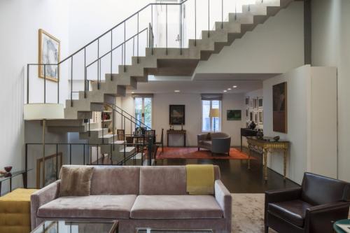 Строим второй этаж в частном доме своими руками. Виды лестниц на второй этаж в частном доме 07