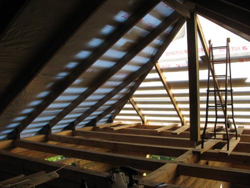 Нужна ли пароизоляция для холодной крыши? Нужна ли гидроизоляция под металлочерепицу холодной крыши?