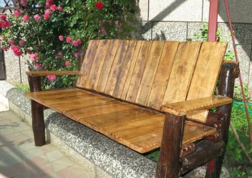 Лавочка своими руками: простые и сложные конструкции для новичков и профессионалов (150 фото-идей)