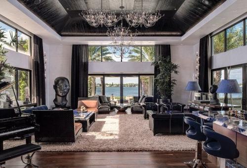 20 темных гостиных в современном стиле 14