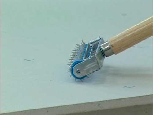 Как крепить пенопласт к неровной стене. Подготовительный этап