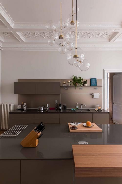 Квартира с витражным окном в Париже 02