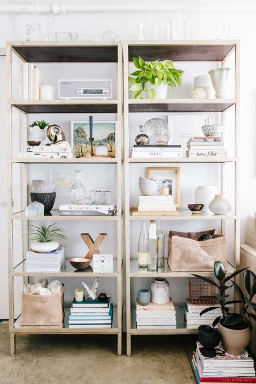 Стильные книжные полки: 20 примеров 09