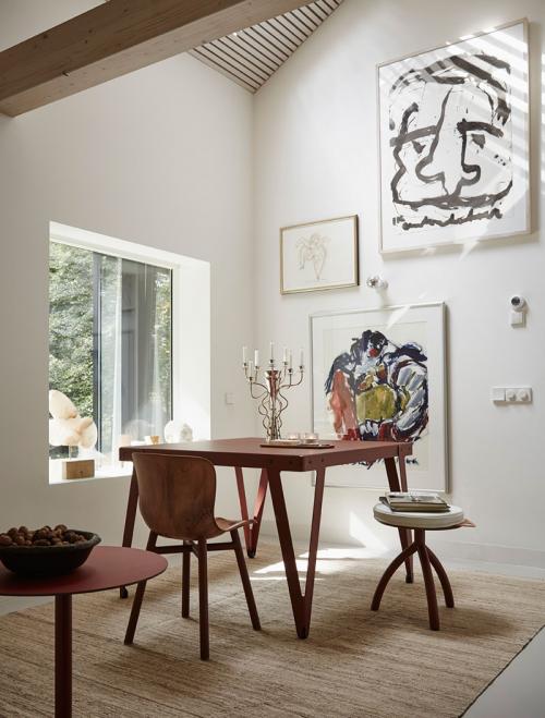 Дом со стеклянными стенами посреди леса 06