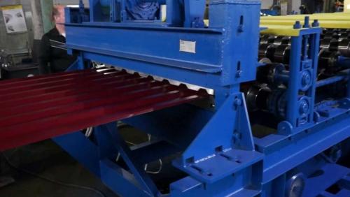 Перекрыть крышу профнастилом. Как покрыть крышу профнастилом своими руками пошаговая инструкция