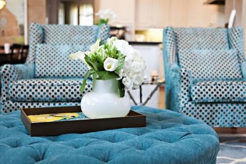 20 ярких современных гостиных 10